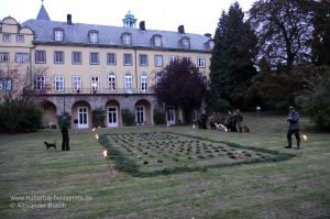 Strecke einer Entenjagd vor Schloss