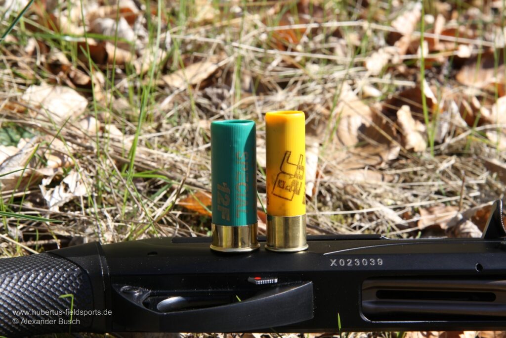 12/70er und 20/76er Patrone im Vergleich 2 Schrotpatronen auf dem System einer Selbstladeflinte Benelli Cordoba 20
